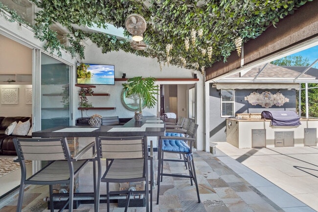 Building Photo - 13 Cleveland Ct