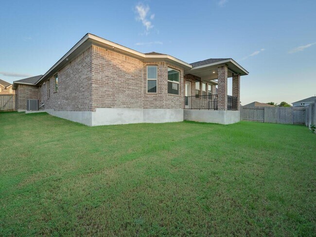 Building Photo - 2905 Coral Valley Dr
