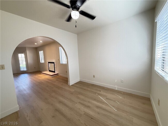 Building Photo - 4025 Delos Dr