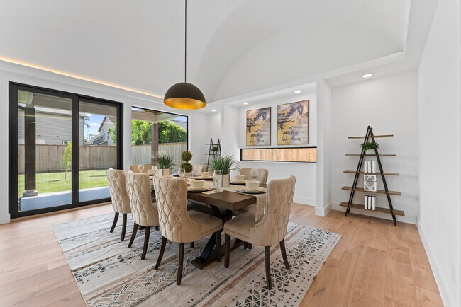 Building Photo - 6711 Housman