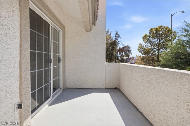Building Photo - 315 Seine Way