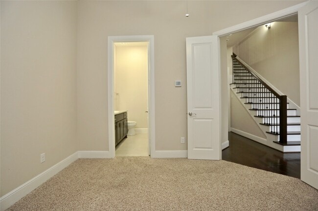 Building Photo - 4009 Lillian St