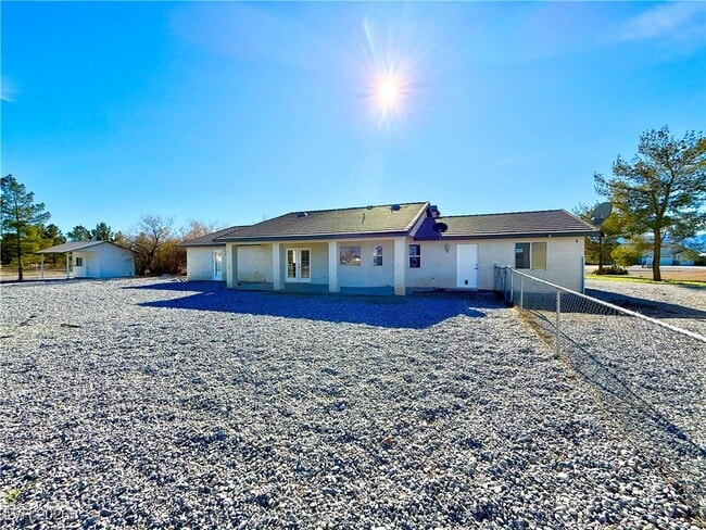 Building Photo - 1230 W Iguana St