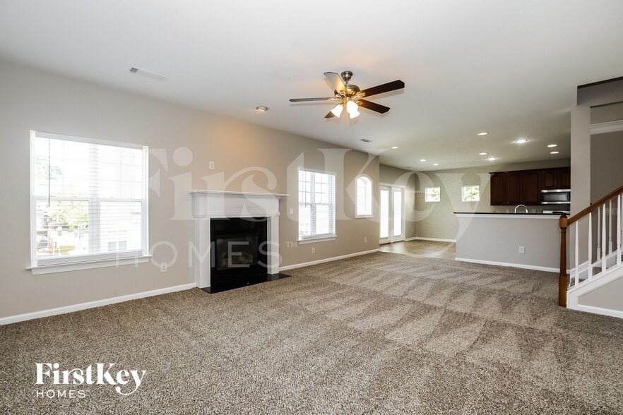 Building Photo - 1490 Scenic View Trace