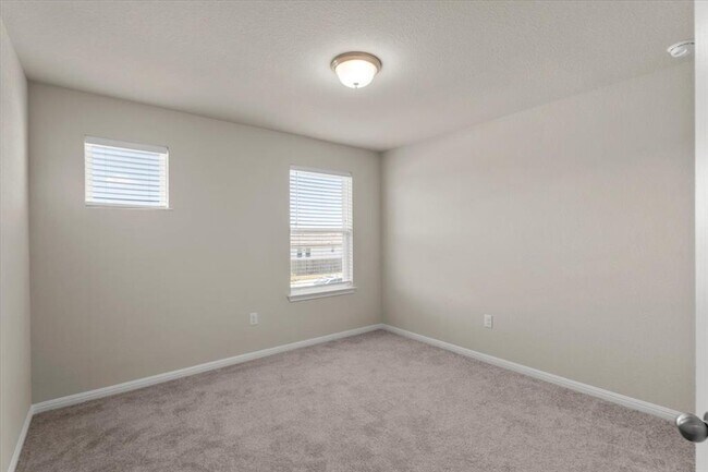 Building Photo - 121 Emerald Pass