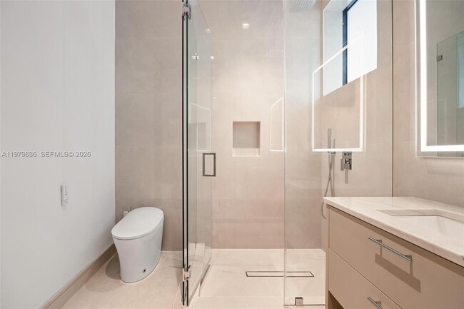 Building Photo - 723 NE 77th St