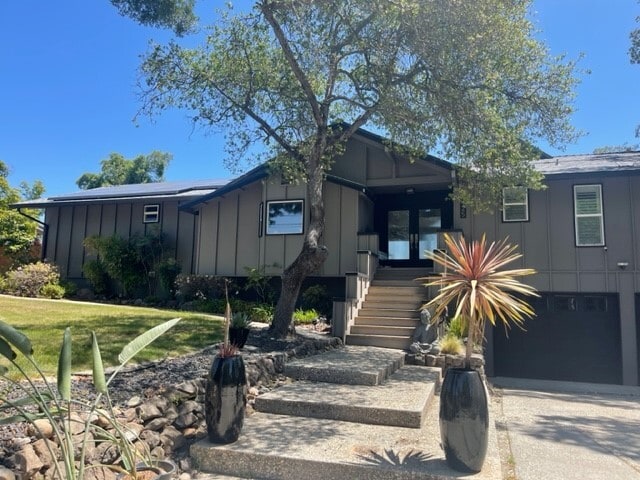 Building Photo - 425 Riverview Dr