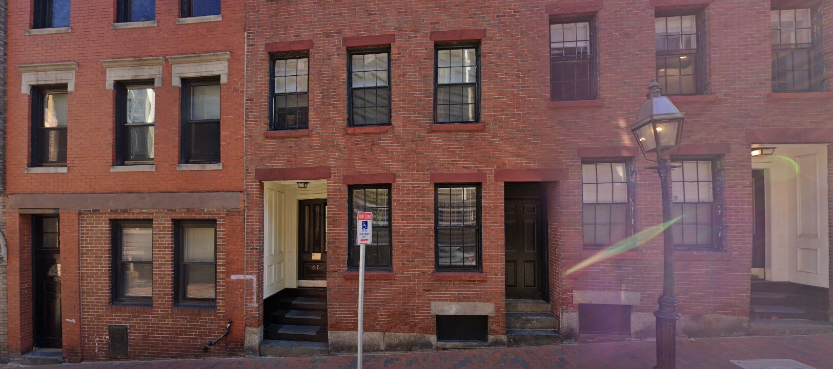 Building Photo - 61 Joy St