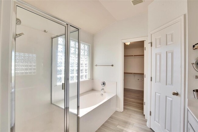 Building Photo - 10321 Beard Ave