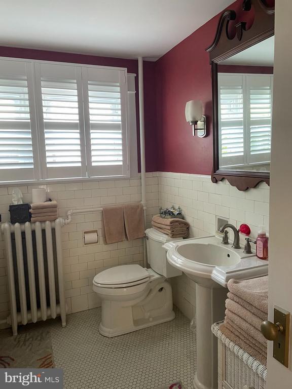 Building Photo - 7103 Ventnor Ave