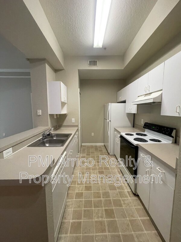 Building Photo - 17112 Carrington Park Dr