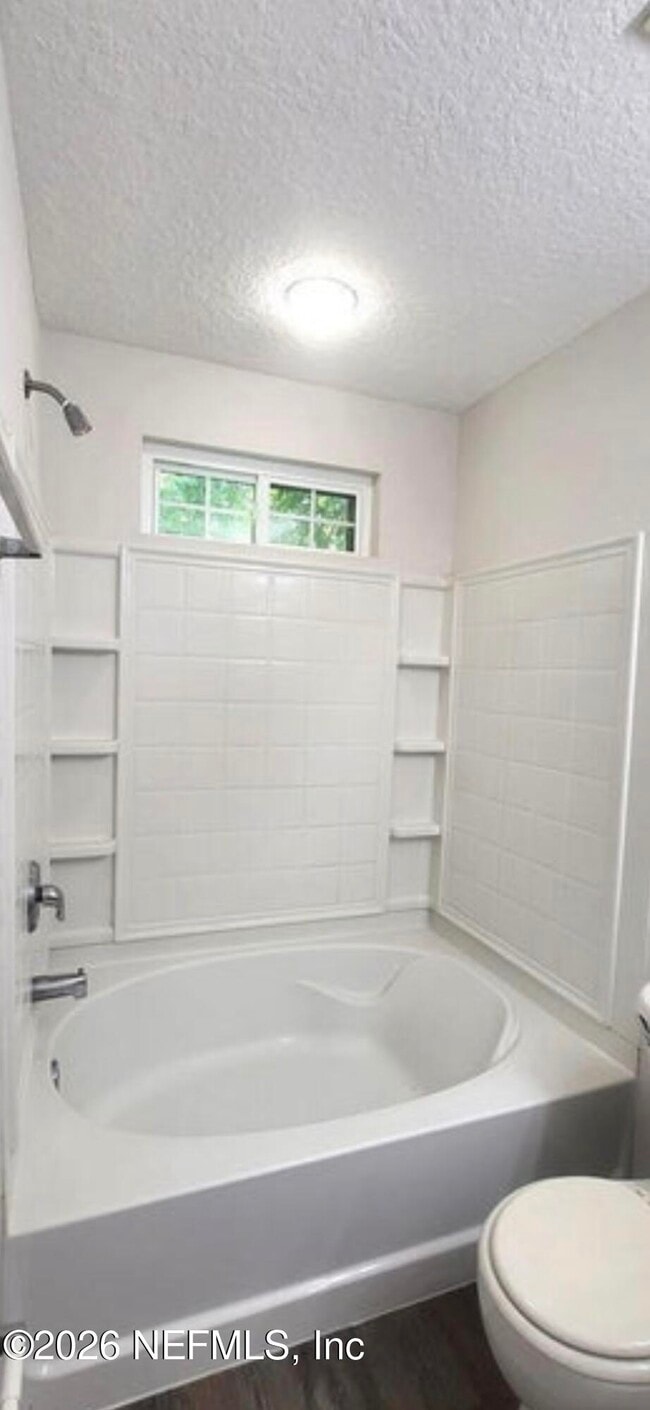 Building Photo - 1573 Biscayne Bay Dr