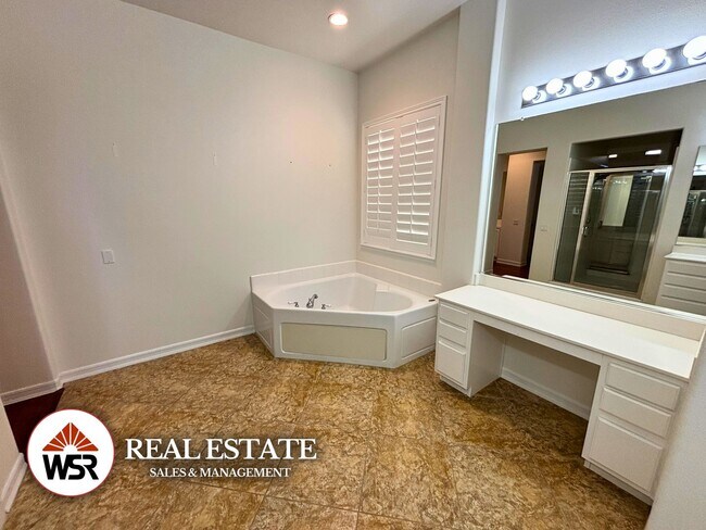 Building Photo - Beautifully upgraded LARGE home with a pool and basketball court in Mockingbird Canyon!