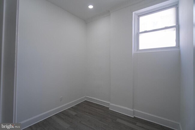 Building Photo - 2410 Wharton St