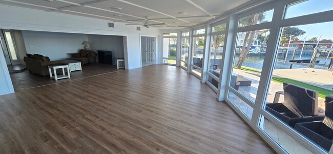 Building Photo - 301 22nd St