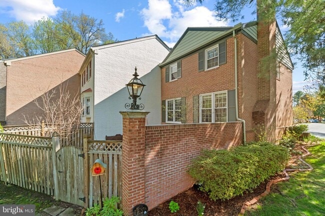 Building Photo - 9762 Cardinal Rd