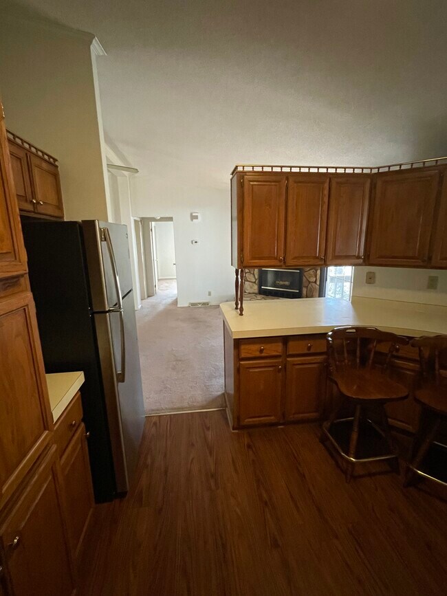 Building Photo - 2039 Vista Rd