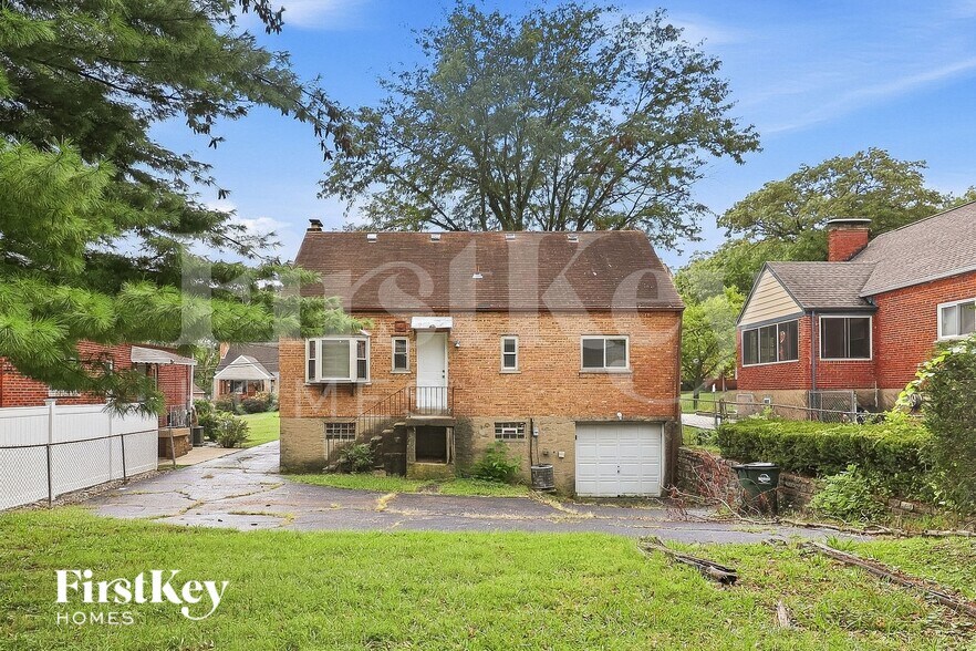 Building Photo - 1494 Clovernoll Dr