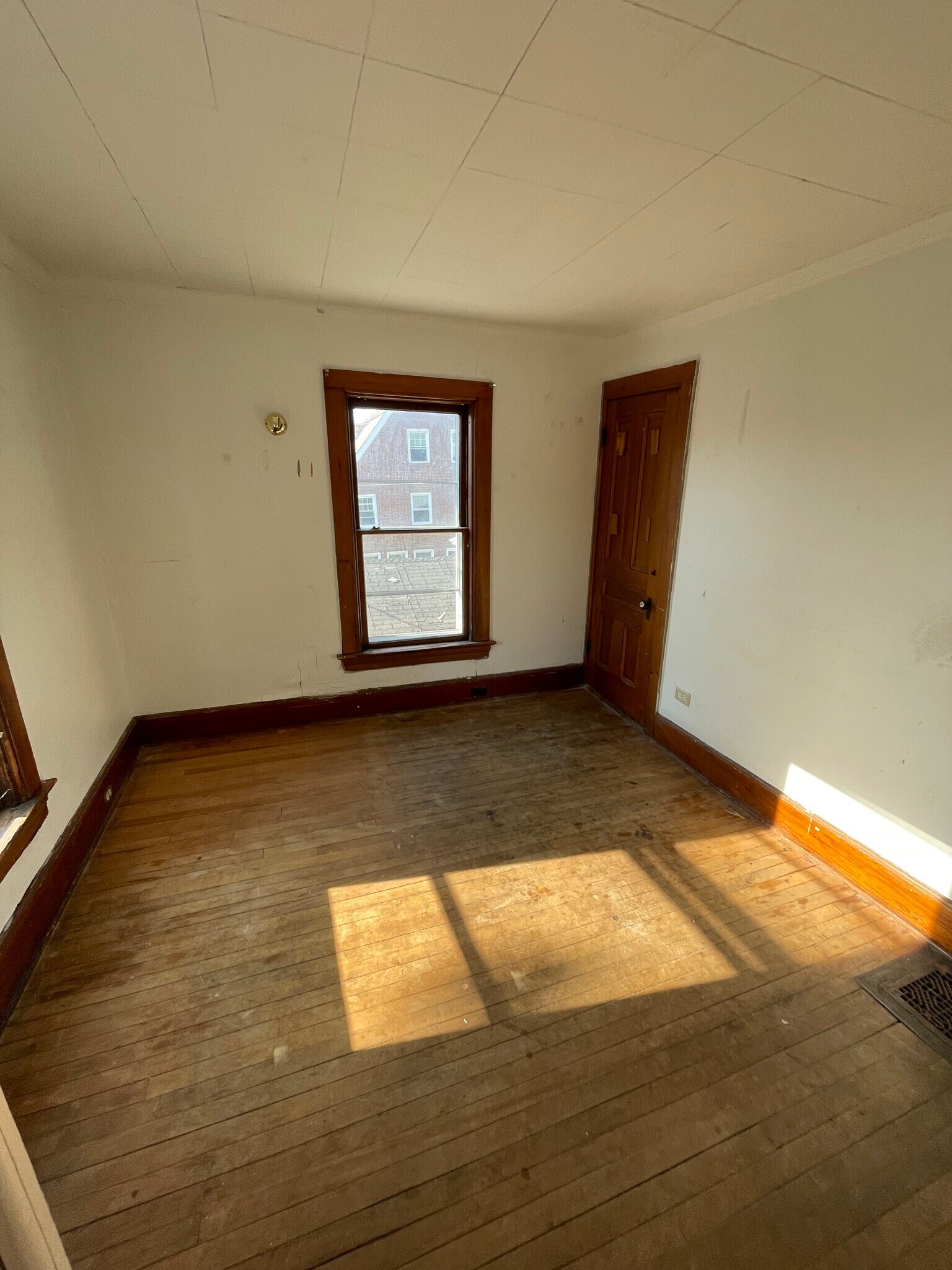 Building Photo - 108 Buell St
