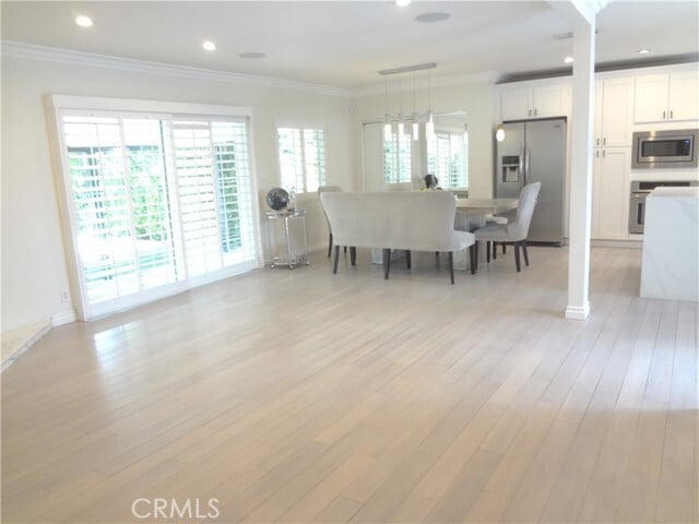 Building Photo - 22135 Vanowen St