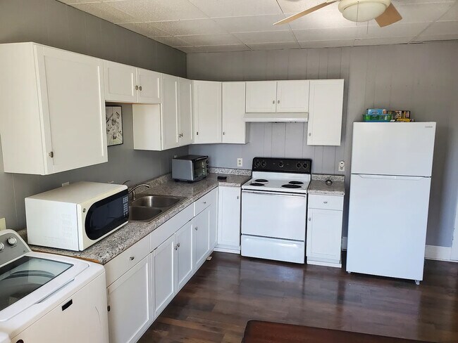 Building Photo - 1605 N Missouri Ave