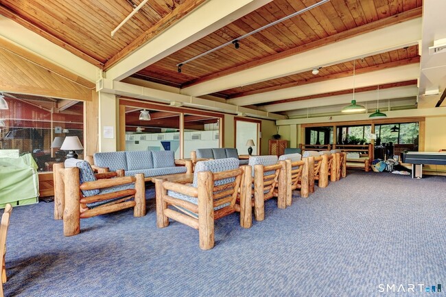 Building Photo - 355 Ledge Dr