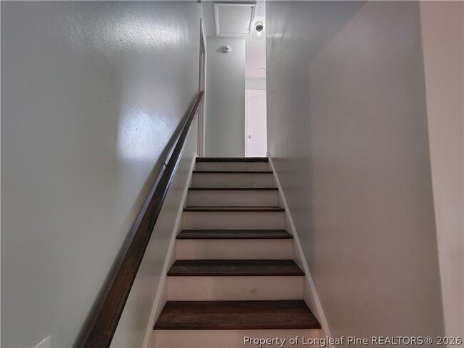 Building Photo - 515 Farmview Dr