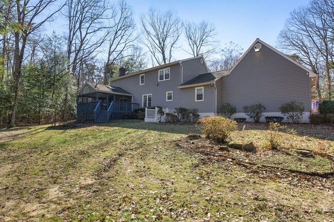 Building Photo - Spacious Home in Severna Park