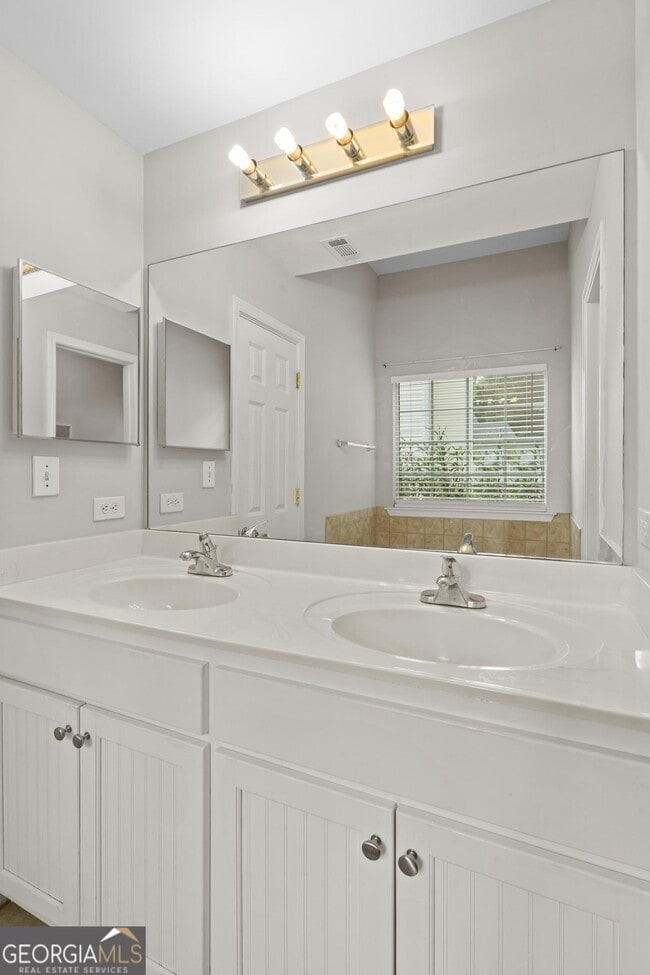 Building Photo - 226 Turnbridge Cir