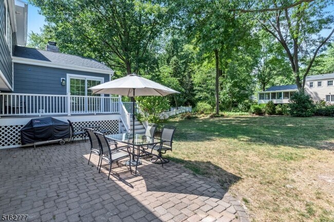 Building Photo - 27 Glenbrook Rd