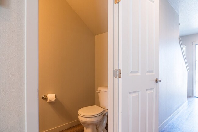 Building Photo - 5706 W 1st Pl