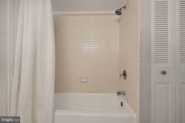 Building Photo - 3709 S George Mason Dr