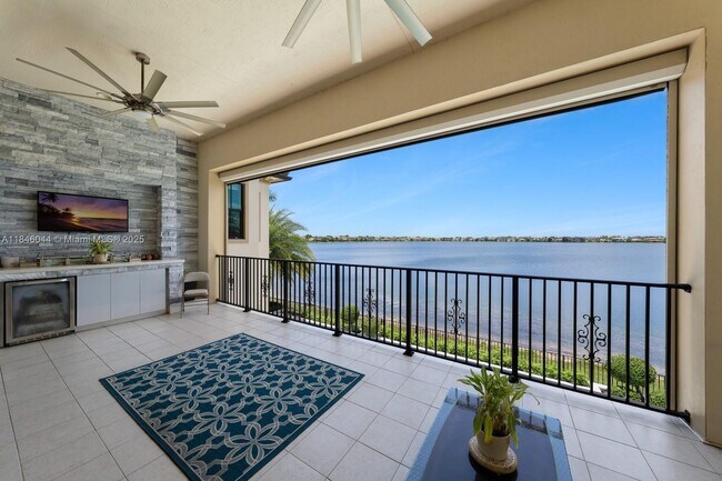 Building Photo - 8545 Watercrest Cir E