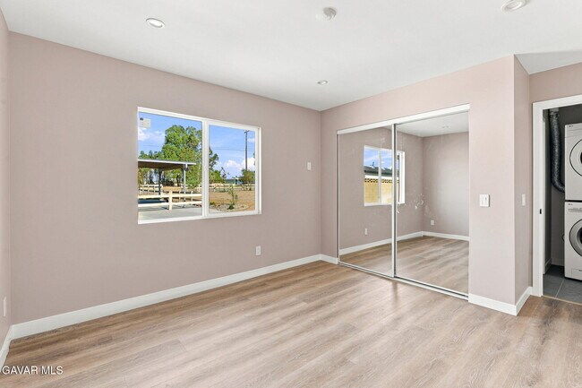 Building Photo - 40235 17th St W