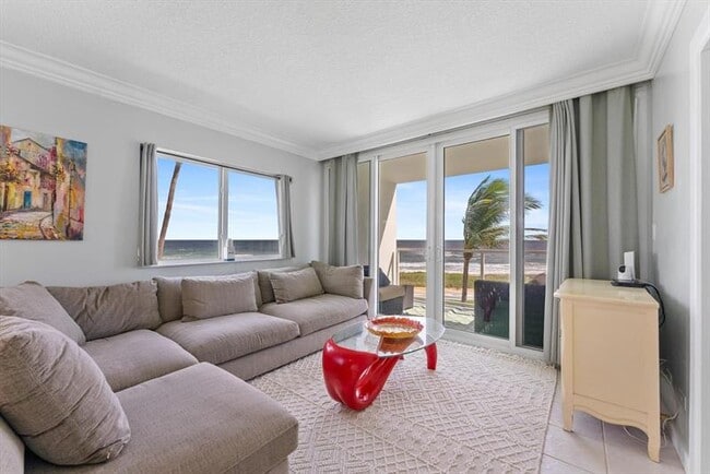 Building Photo - 1041 Hillsboro Mile