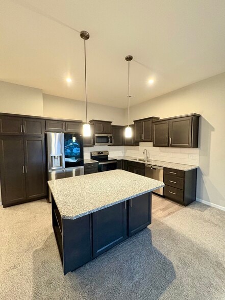 Building Photo - 7568 Woodhaven Ct