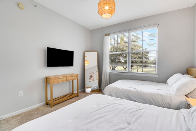 Building Photo - 275 Murcia Dr