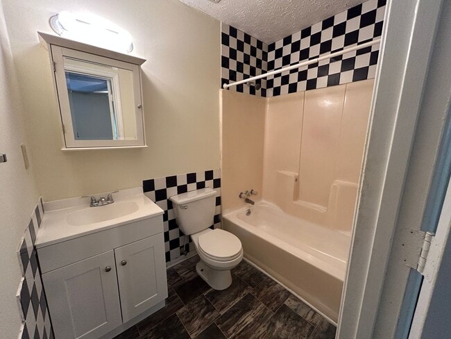 Building Photo - MORE PICTURES COMING SOON! Spacious 3 Bedr...