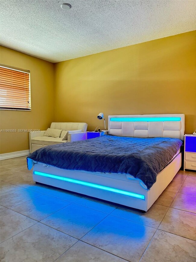 Building Photo - 1300 Moffett St