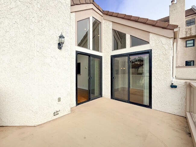 Building Photo - 407 Shoreview Dr