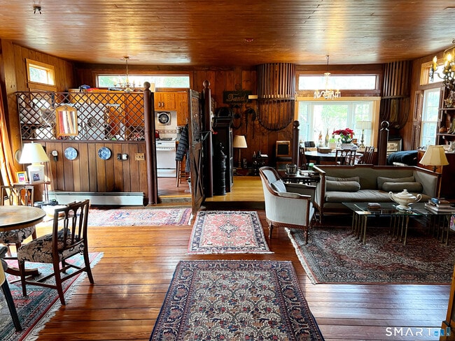 Building Photo - 32 West Ave