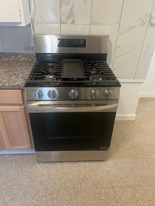 Building Photo - 5 Colorado Ave