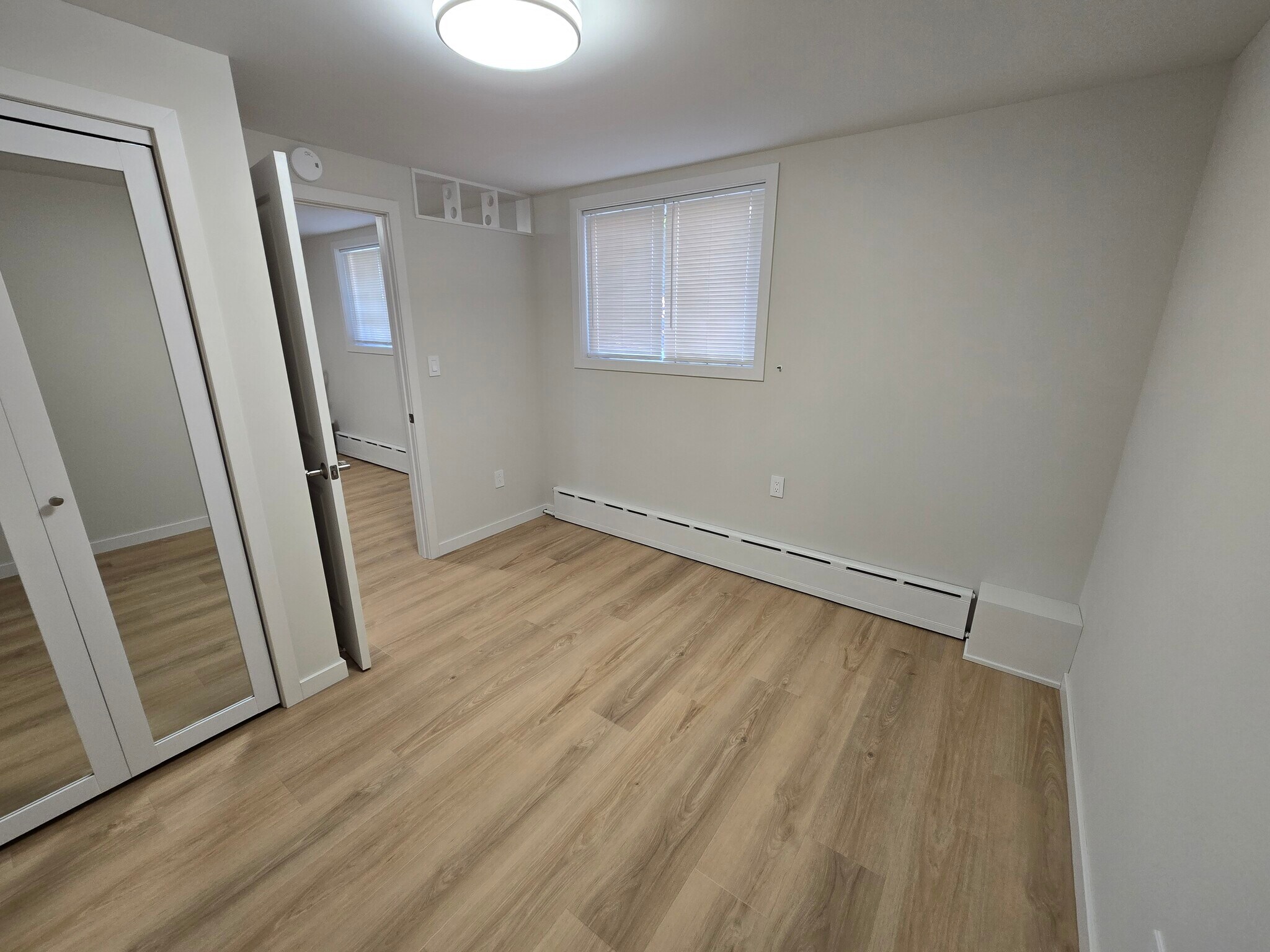 Building Photo - 117 Riverview Ave