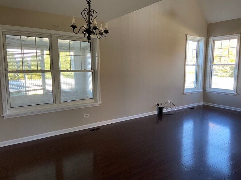 Building Photo - 514 Heritage Dr