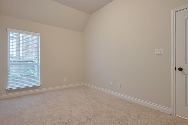 Building Photo - 10623 Davlee Ln
