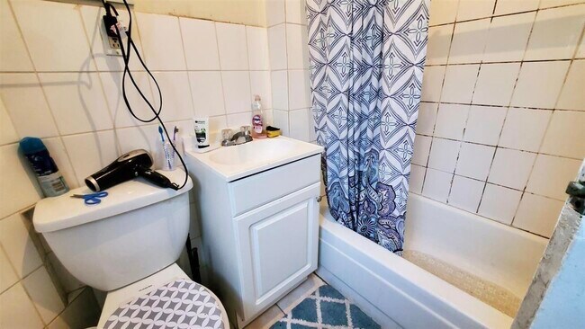 Building Photo - 125-127-127 Beacon Ave