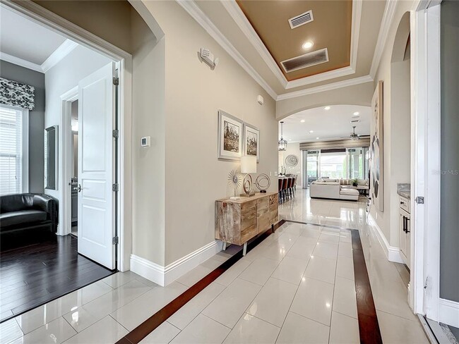 Building Photo - 760 Golden Bear Dr