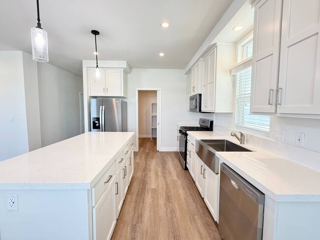 Building Photo - 11 Palm Via