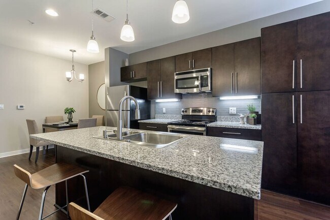 Building Photo - 33 Peabody St