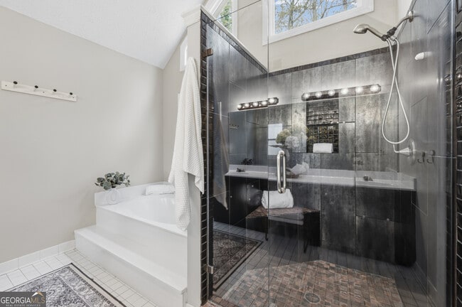 Building Photo - 4229 N Mountain Rd NE